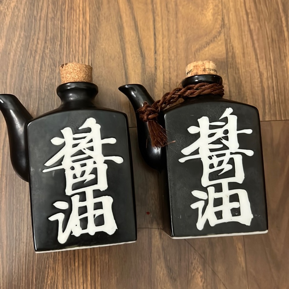 Vinegar and Soy sauce container